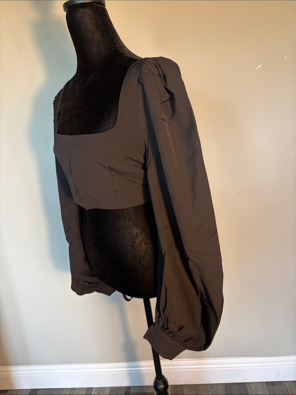 naked wardrobe Black Square-Neck Puff Sleeve Crop Top - Picture 4 of 8
